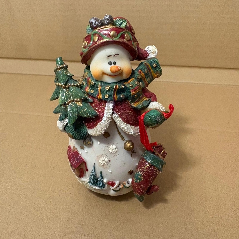 Vintage Folk Art Country Resin‎ Snowman Figurine Tree & Moving Stocking Detailed